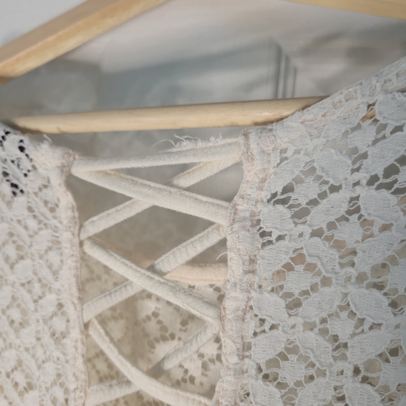 White Blouse - Picture 5 of 5